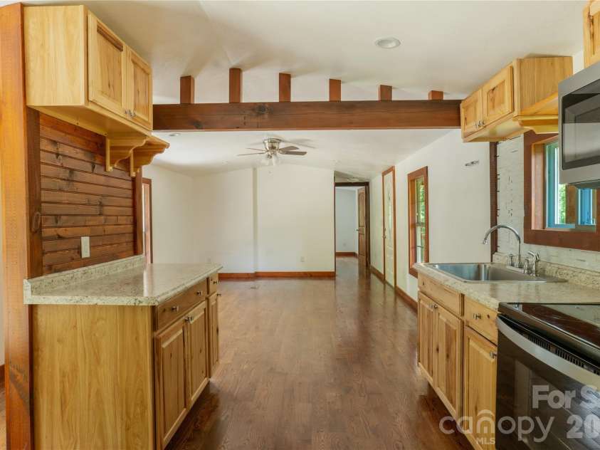 203 Justice Drive, Clyde, NC 28721.  MLS# CAR4400421, YatesRealty ID 35967. 
