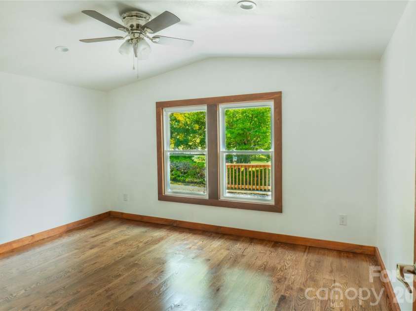 203 Justice Drive, Clyde, NC 28721.  MLS# CAR4400421, YatesRealty ID 35967. 