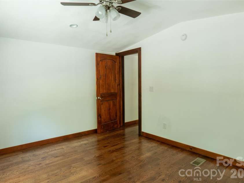 203 Justice Drive, Clyde, NC 28721.  MLS# CAR4400421, YatesRealty ID 35967. 