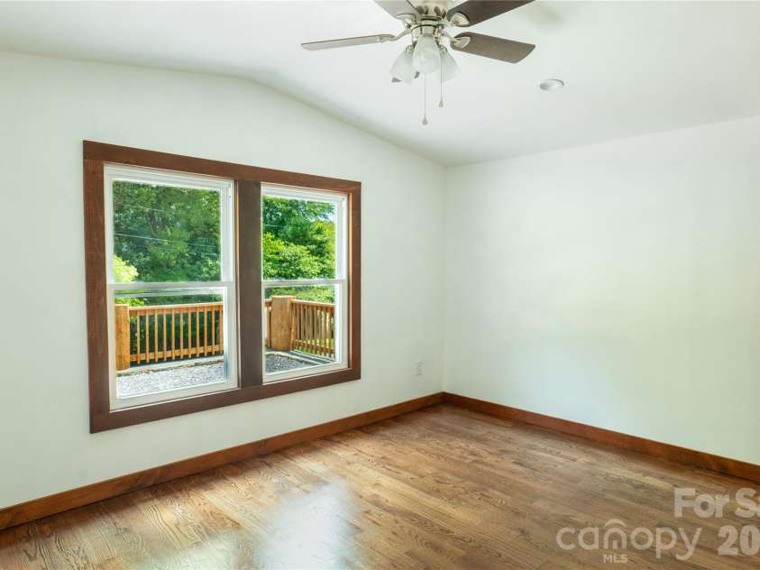 203 Justice Drive, Clyde, NC 28721.  MLS# CAR4400421, YatesRealty ID 35967. 