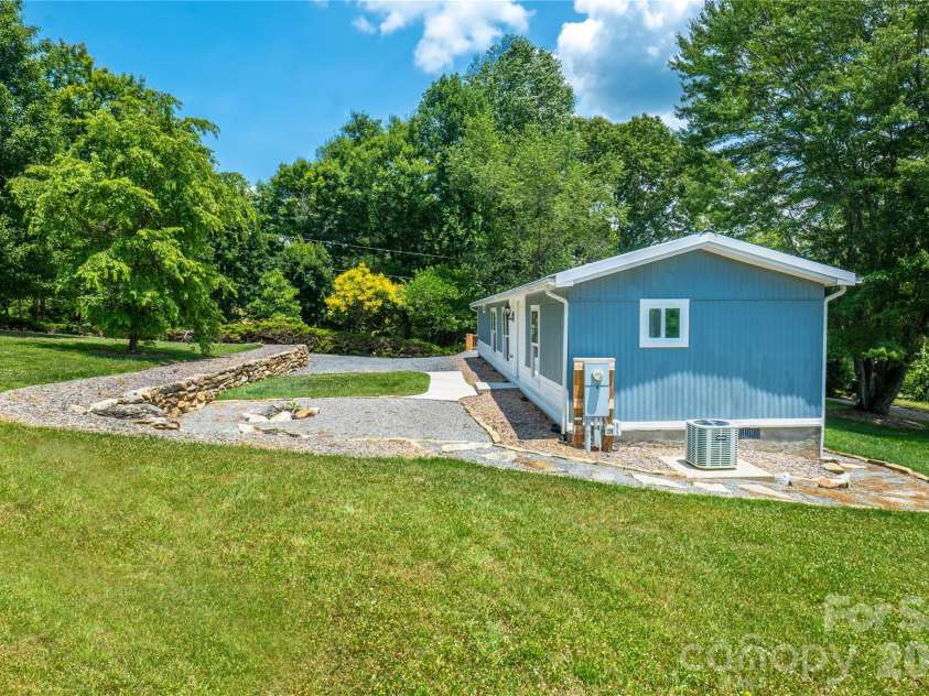 203 Justice Drive, Clyde, NC 28721.  MLS# CAR4400421, YatesRealty ID 35967. 