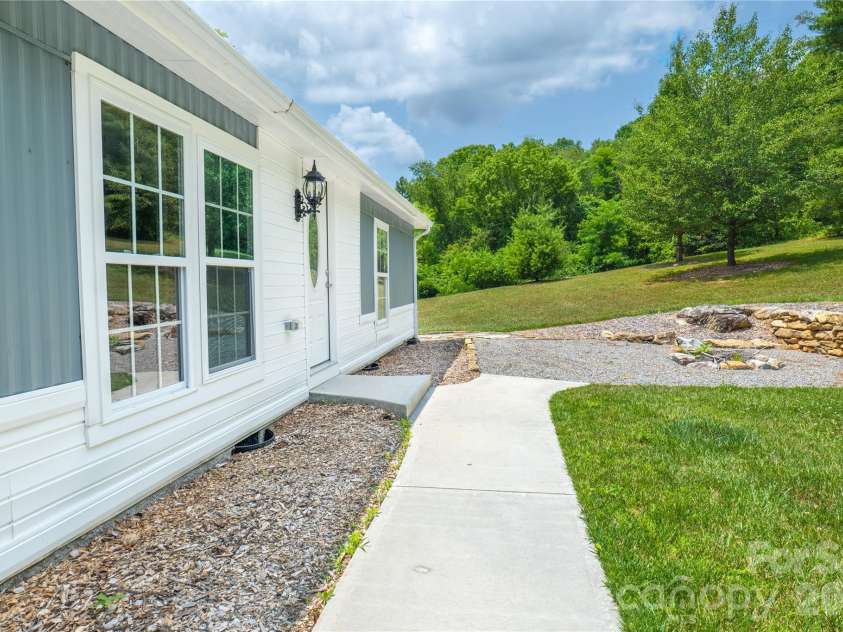 203 Justice Drive, Clyde, NC 28721.  MLS# CAR4400421, YatesRealty ID 35967. 