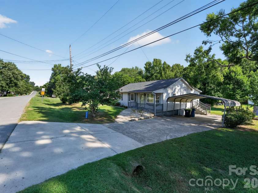 2578 Simpson Road, Burlington, NC 27217.  MLS# CAR4400746, YatesRealty ID 35968. 