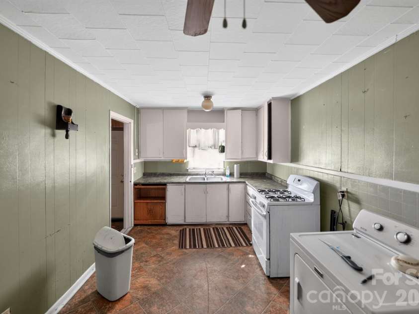 2578 Simpson Road, Burlington, NC 27217.  MLS# CAR4400746, YatesRealty ID 35968. 