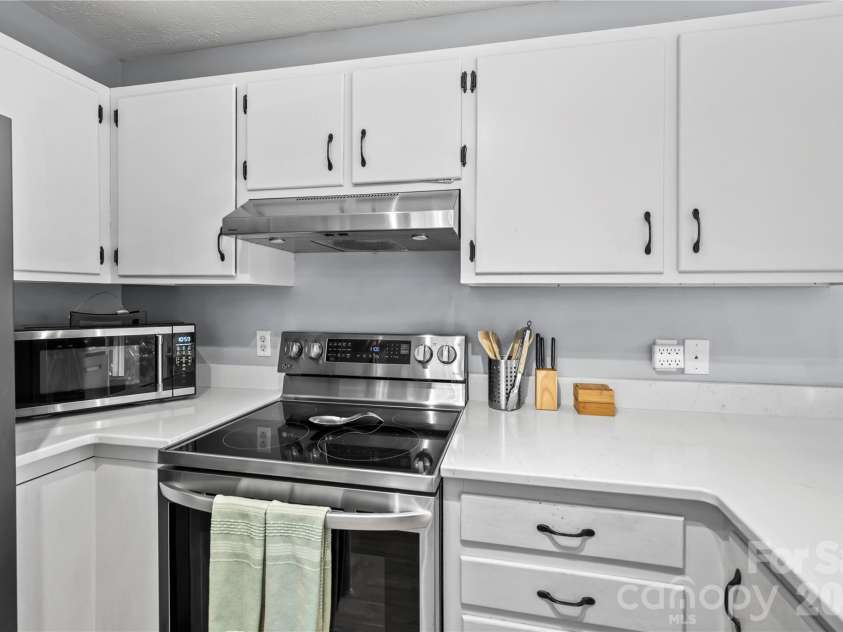 52 Treanors Place, Maggie Valley, NC 28751.  MLS# CAR4340093, YatesRealty ID 3597. 