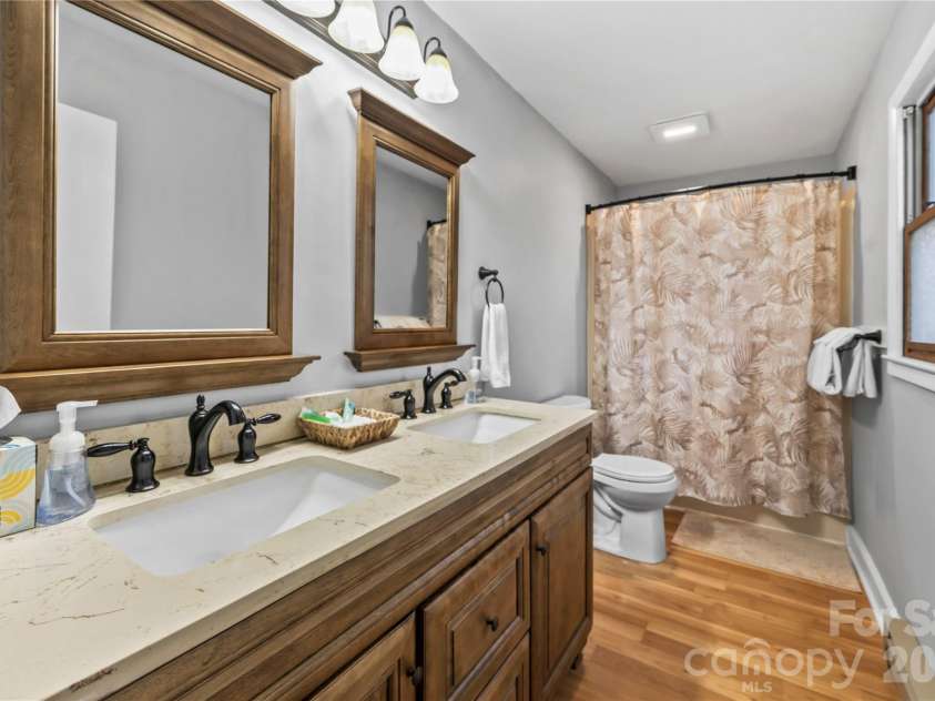 52 Treanors Place, Maggie Valley, NC 28751.  MLS# CAR4340093, YatesRealty ID 3597. 