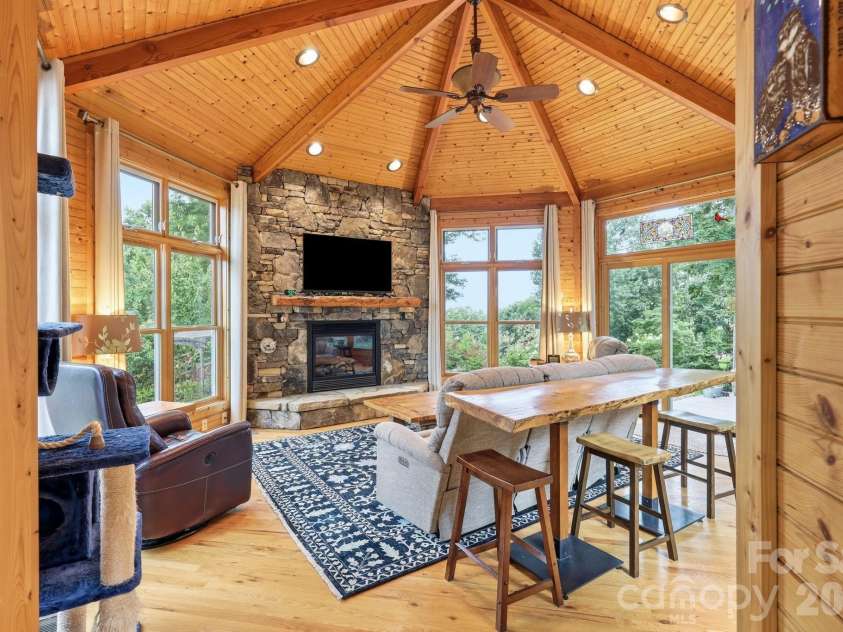 241 Alta Vista Drive, Candler, NC 28715.  MLS# CAR4402059, YatesRealty ID 35970. 
