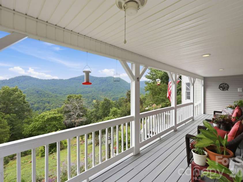 241 Alta Vista Drive, Candler, NC 28715.  MLS# CAR4402059, YatesRealty ID 35970. 
