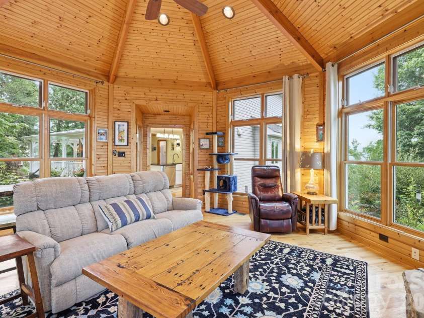 241 Alta Vista Drive, Candler, NC 28715.  MLS# CAR4402059, YatesRealty ID 35970. 