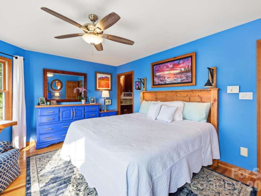 241 Alta Vista Drive, Candler, NC 28715.  MLS# CAR4402059, YatesRealty ID 35970. 