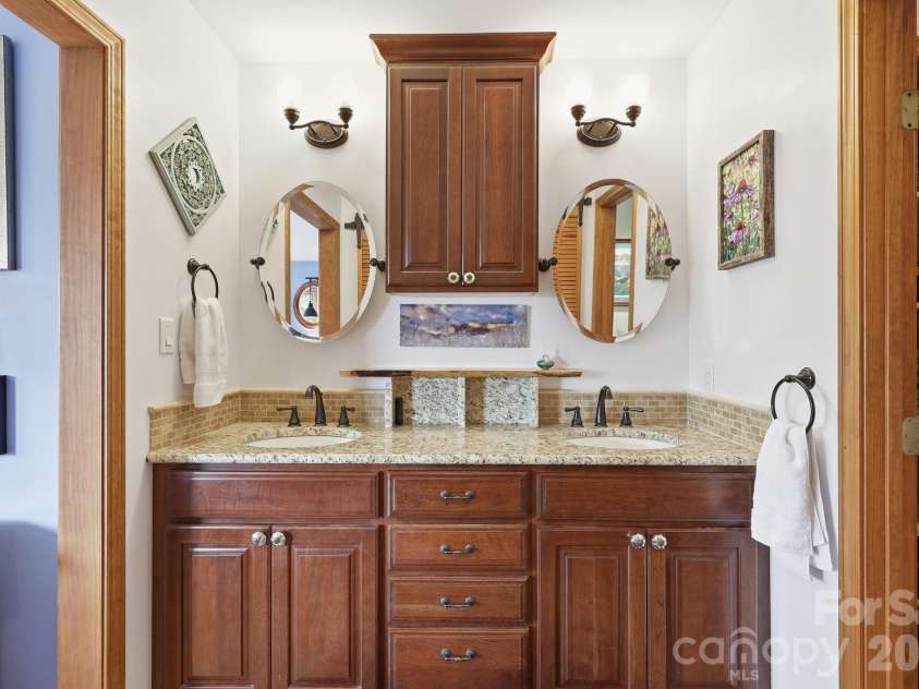 241 Alta Vista Drive, Candler, NC 28715.  MLS# CAR4402059, YatesRealty ID 35970. 