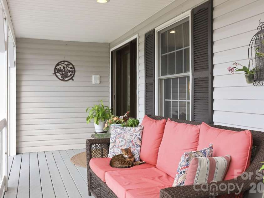 241 Alta Vista Drive, Candler, NC 28715.  MLS# CAR4402059, YatesRealty ID 35970. 