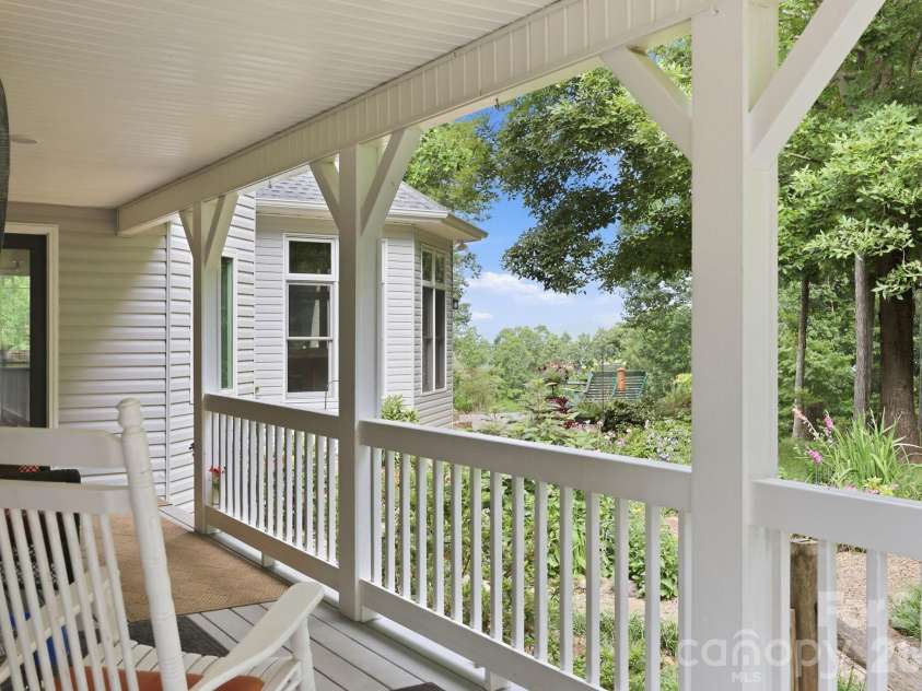 241 Alta Vista Drive, Candler, NC 28715.  MLS# CAR4402059, YatesRealty ID 35970. 