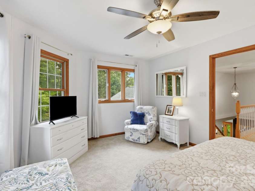 241 Alta Vista Drive, Candler, NC 28715.  MLS# CAR4402059, YatesRealty ID 35970. 