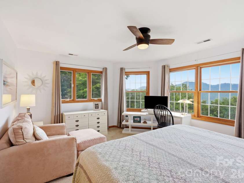 241 Alta Vista Drive, Candler, NC 28715.  MLS# CAR4402059, YatesRealty ID 35970. 
