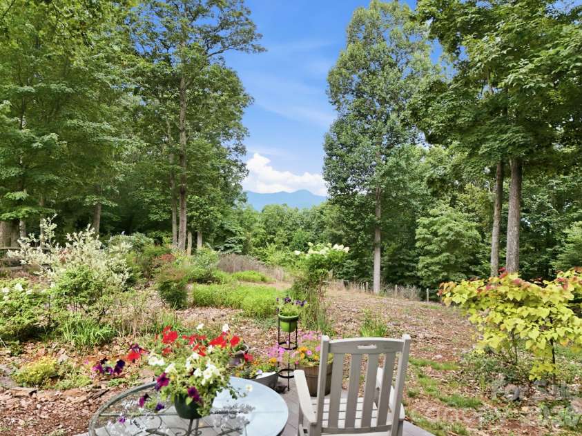 241 Alta Vista Drive, Candler, NC 28715.  MLS# CAR4402059, YatesRealty ID 35970. 
