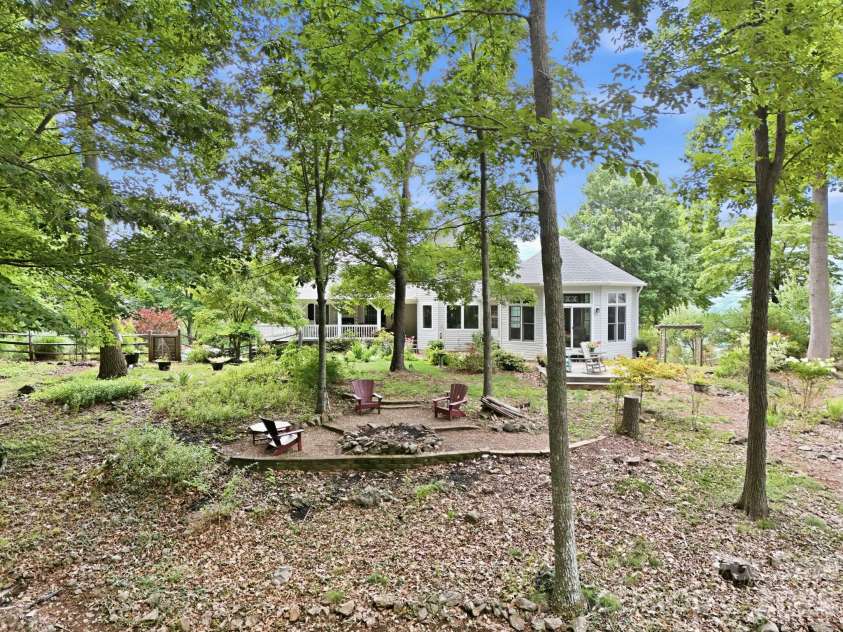 241 Alta Vista Drive, Candler, NC 28715.  MLS# CAR4402059, YatesRealty ID 35970. 