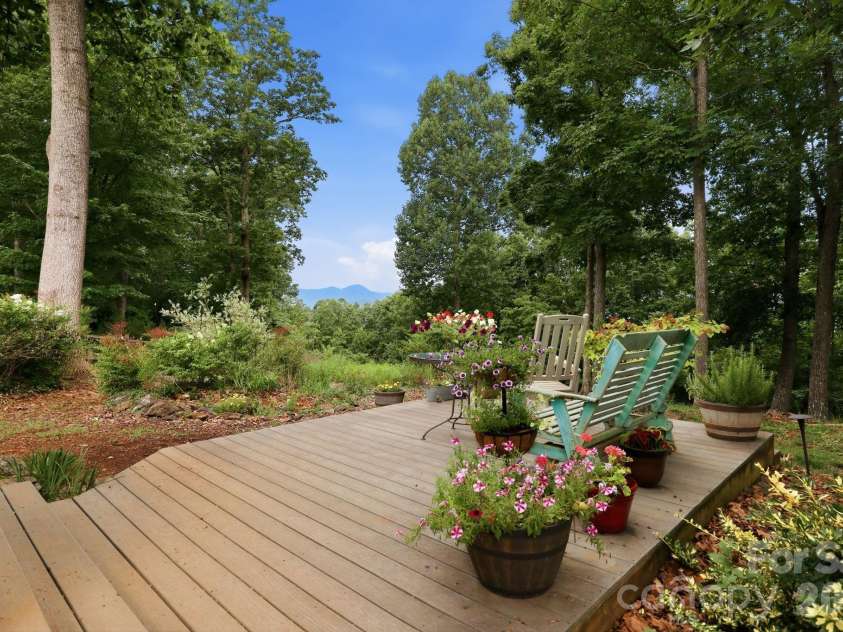 241 Alta Vista Drive, Candler, NC 28715.  MLS# CAR4402059, YatesRealty ID 35970. 