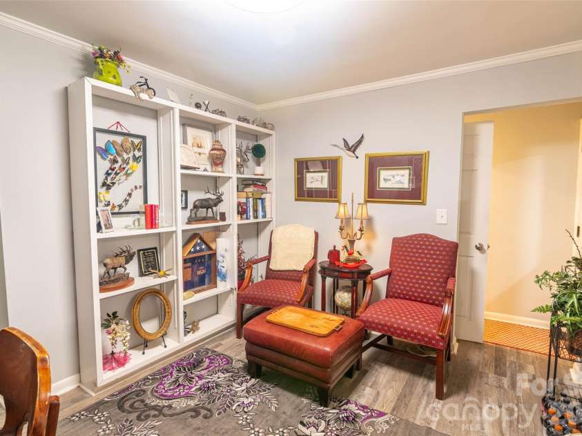 324 Country Club Circle, Shelby, NC 28150.  MLS# CAR4401280, YatesRealty ID 35971. 