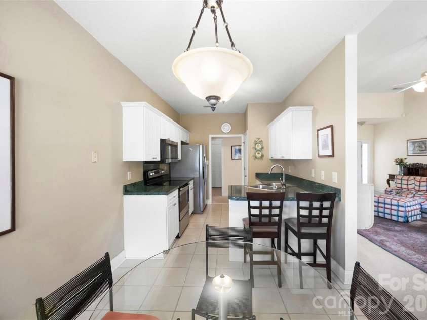 3191 River Ridge Drive, Gastonia, NC 28056.  MLS# CAR4399064, YatesRealty ID 35972. 