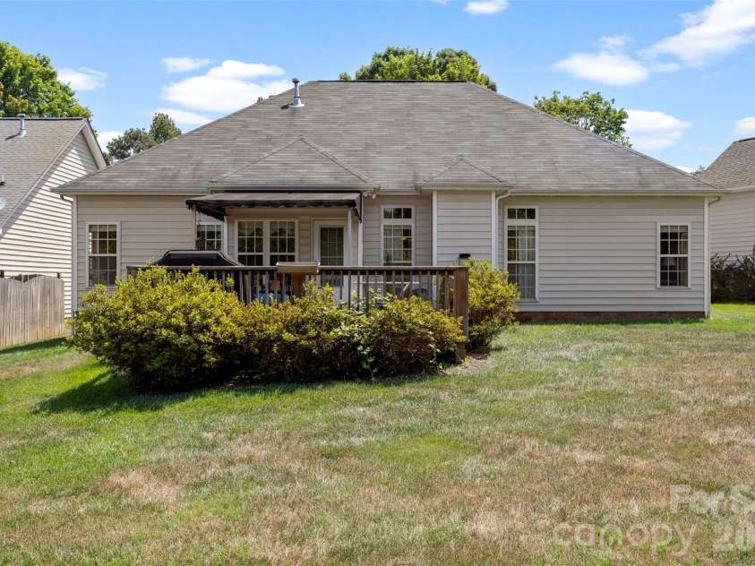 3191 River Ridge Drive, Gastonia, NC 28056.  MLS# CAR4399064, YatesRealty ID 35972. 