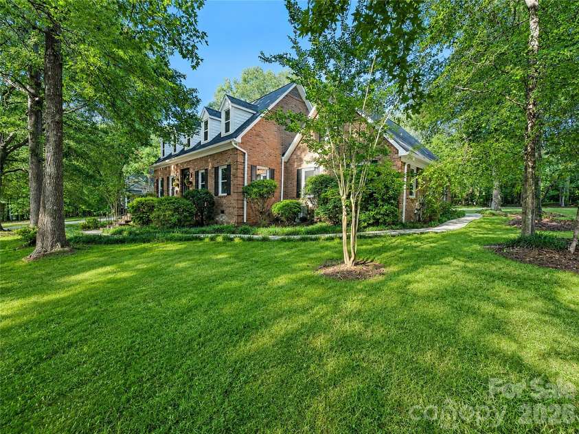 8503 Foxbridge Drive, Matthews, NC 28104.  MLS# CAR4398905, YatesRealty ID 35973. 