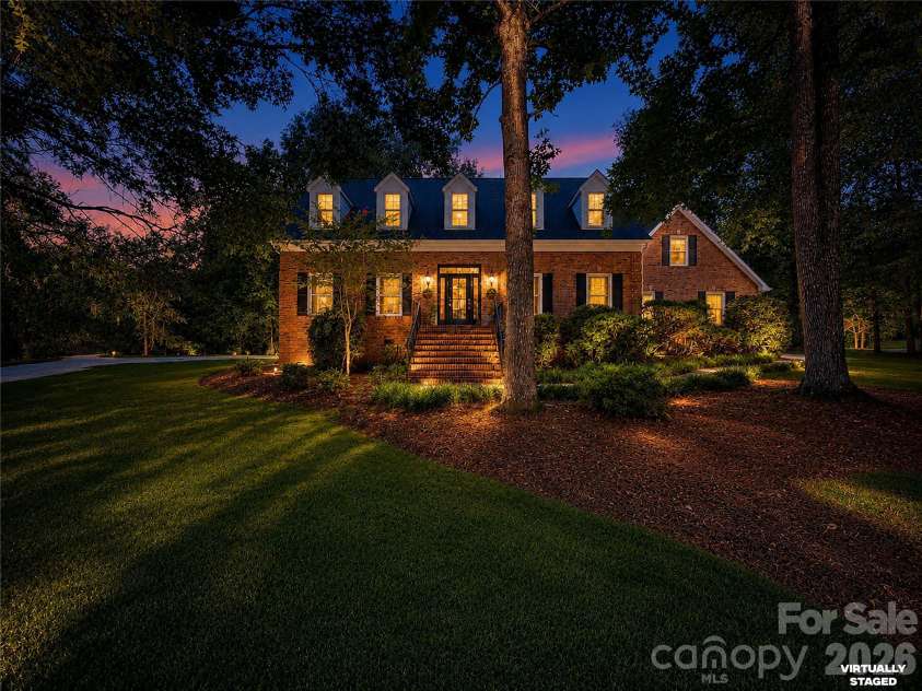 8503 Foxbridge Drive, Matthews, NC 28104.  MLS# CAR4398905, YatesRealty ID 35973. 