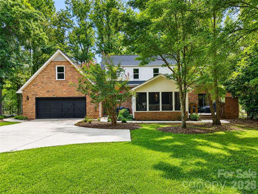 8503 Foxbridge Drive, Matthews, NC 28104.  MLS# CAR4398905, YatesRealty ID 35973. 