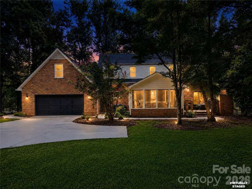 8503 Foxbridge Drive, Matthews, NC 28104.  MLS# CAR4398905, YatesRealty ID 35973. 