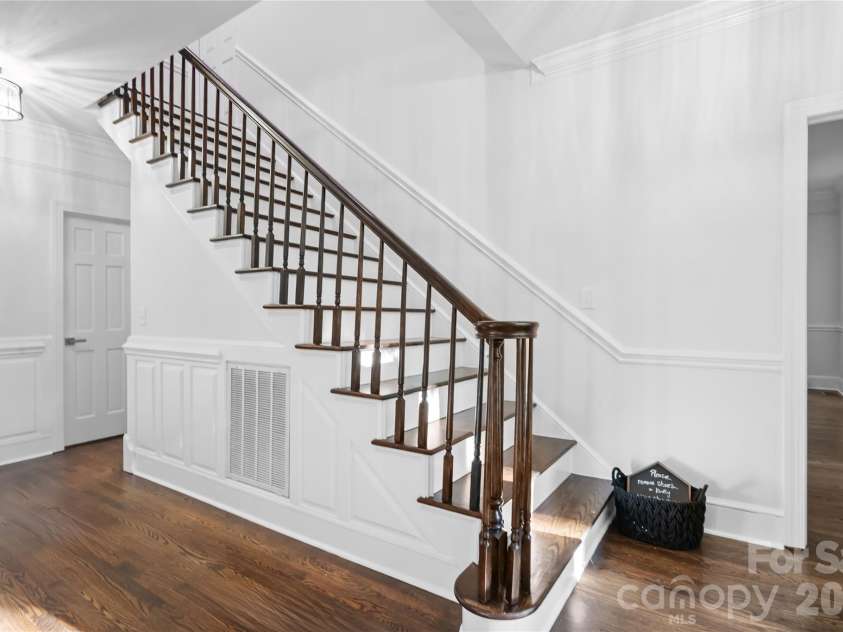 8503 Foxbridge Drive, Matthews, NC 28104.  MLS# CAR4398905, YatesRealty ID 35973. 