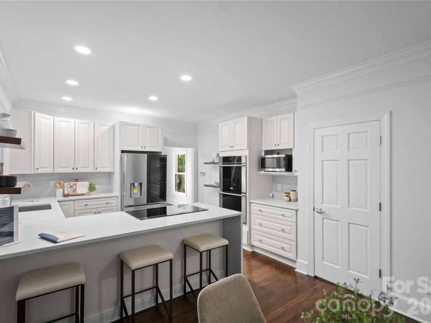 8503 Foxbridge Drive, Matthews, NC 28104.  MLS# CAR4398905, YatesRealty ID 35973. 