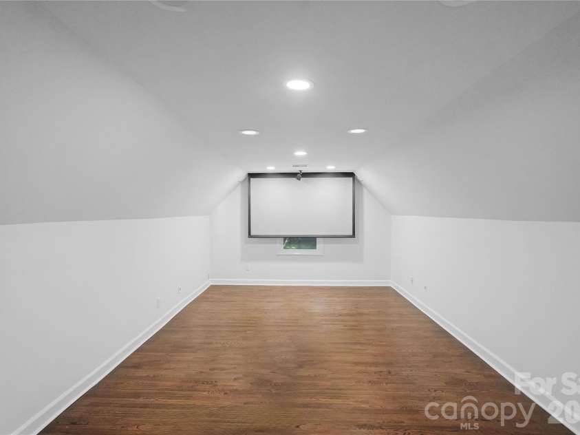 8503 Foxbridge Drive, Matthews, NC 28104.  MLS# CAR4398905, YatesRealty ID 35973. 