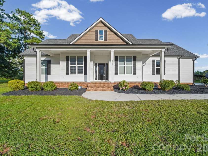3404 Lincoln Road, York, SC 29745.  MLS# CAR4395438, YatesRealty ID 35975. 