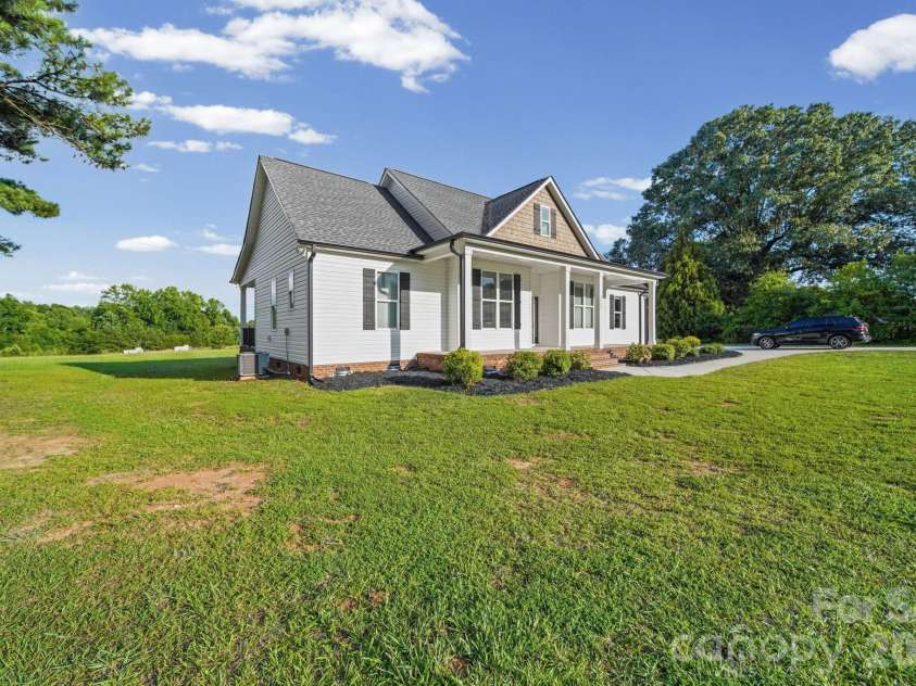 3404 Lincoln Road, York, SC 29745.  MLS# CAR4395438, YatesRealty ID 35975. 