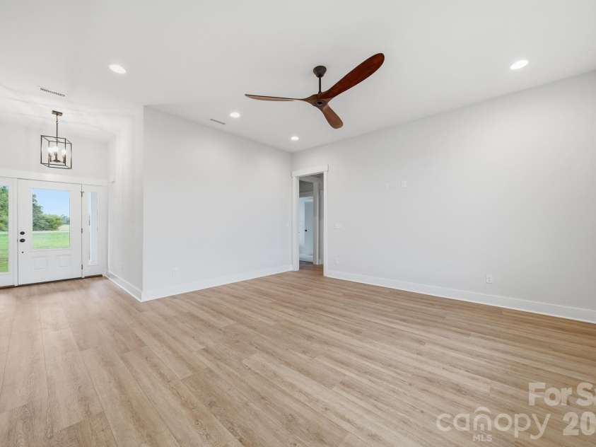 3404 Lincoln Road, York, SC 29745.  MLS# CAR4395438, YatesRealty ID 35975. 