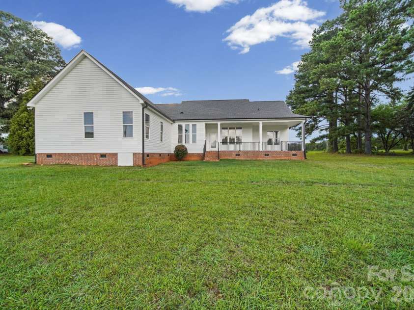 3404 Lincoln Road, York, SC 29745.  MLS# CAR4395438, YatesRealty ID 35975. 