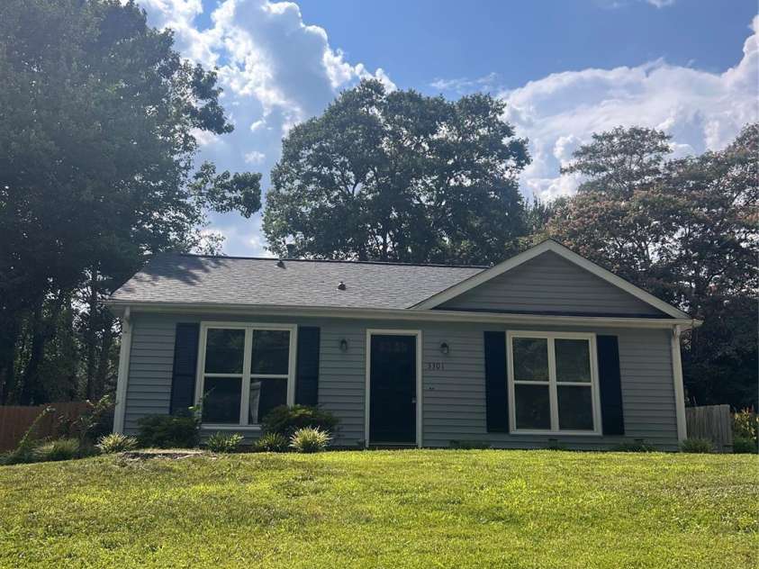 3301 Braewick Place, Charlotte, NC 28227.  MLS# CAR4400615, YatesRealty ID 35979. 
