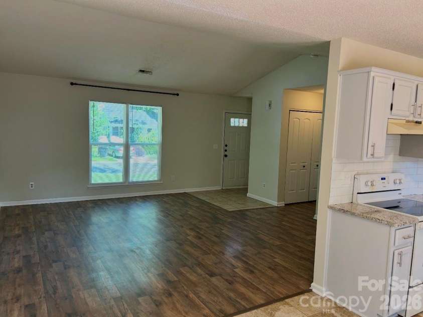 3301 Braewick Place, Charlotte, NC 28227.  MLS# CAR4400615, YatesRealty ID 35979. 