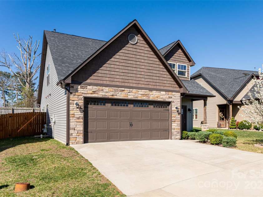 77 Halcyon Court, Fletcher, NC 28732.  MLS# CAR4235997, YatesRealty ID 3598. 