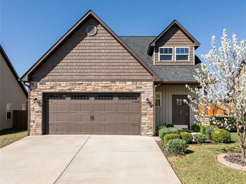 77 Halcyon Court, Fletcher, NC 28732.  MLS# CAR4235997, YatesRealty ID 3598. 