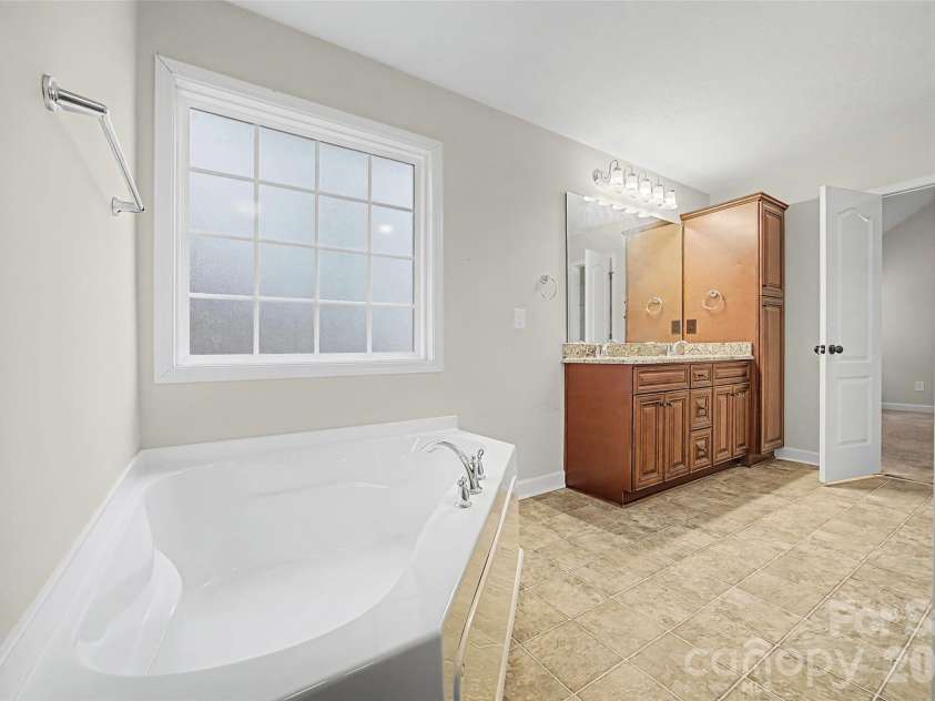 786 Tirzah Road, York, SC 29745.  MLS# CAR4342427, YatesRealty ID 3598. Primary Bathroom