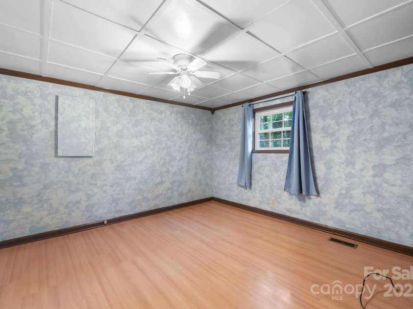 820 Peacehaven Place, Lenoir, NC 28645.  MLS# CAR4315958, YatesRealty ID 3598. 