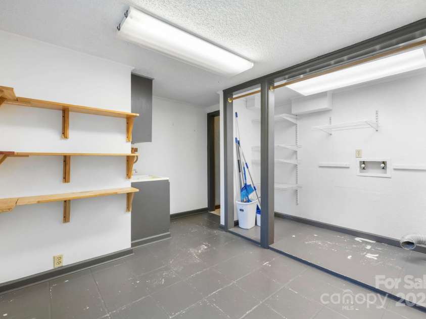 820 Peacehaven Place, Lenoir, NC 28645.  MLS# CAR4315958, YatesRealty ID 3598. 