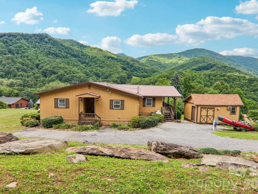200 Holley Lane, Maggie Valley, NC 28751.  MLS# CAR4397844, YatesRealty ID 35980. 