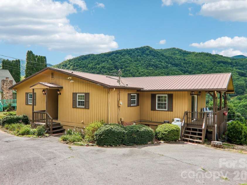 200 Holley Lane, Maggie Valley, NC 28751.  MLS# CAR4397844, YatesRealty ID 35980. 
