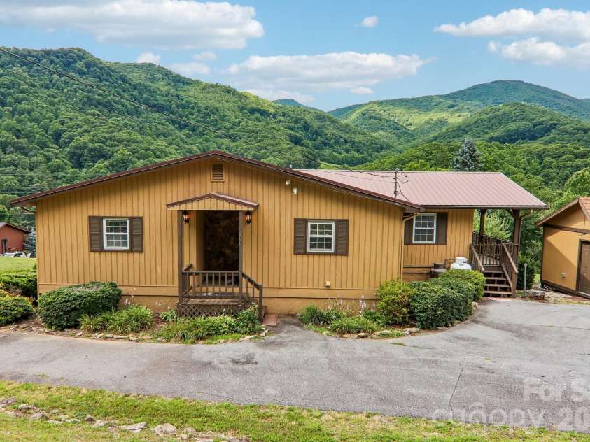 200 Holley Lane, Maggie Valley, NC 28751.  MLS# CAR4397844, YatesRealty ID 35980. 