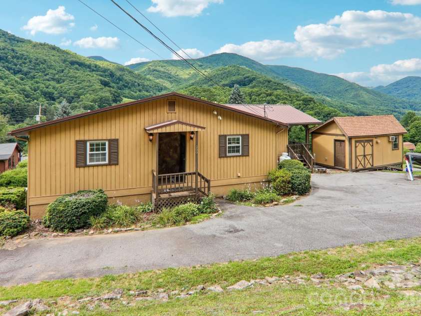 200 Holley Lane, Maggie Valley, NC 28751.  MLS# CAR4397844, YatesRealty ID 35980. 