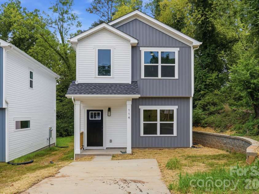 114 7th Avenue, Hickory, NC 28602.  MLS# CAR4400551, YatesRealty ID 35982. 