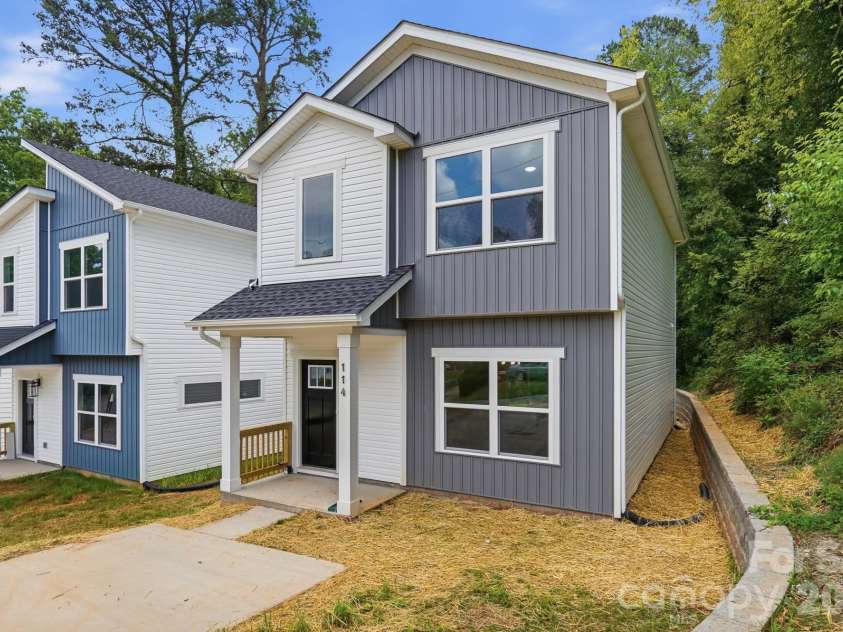 114 7th Avenue, Hickory, NC 28602.  MLS# CAR4400551, YatesRealty ID 35982. 