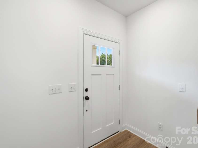 114 7th Avenue, Hickory, NC 28602.  MLS# CAR4400551, YatesRealty ID 35982. 